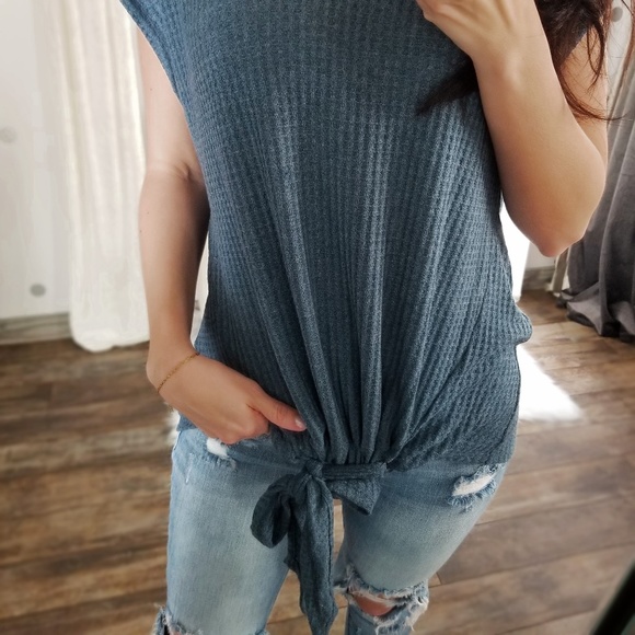 Last1️⃣Brooklyn V-neck Waffle Knit Top Self Tie - Picture 7 of 8